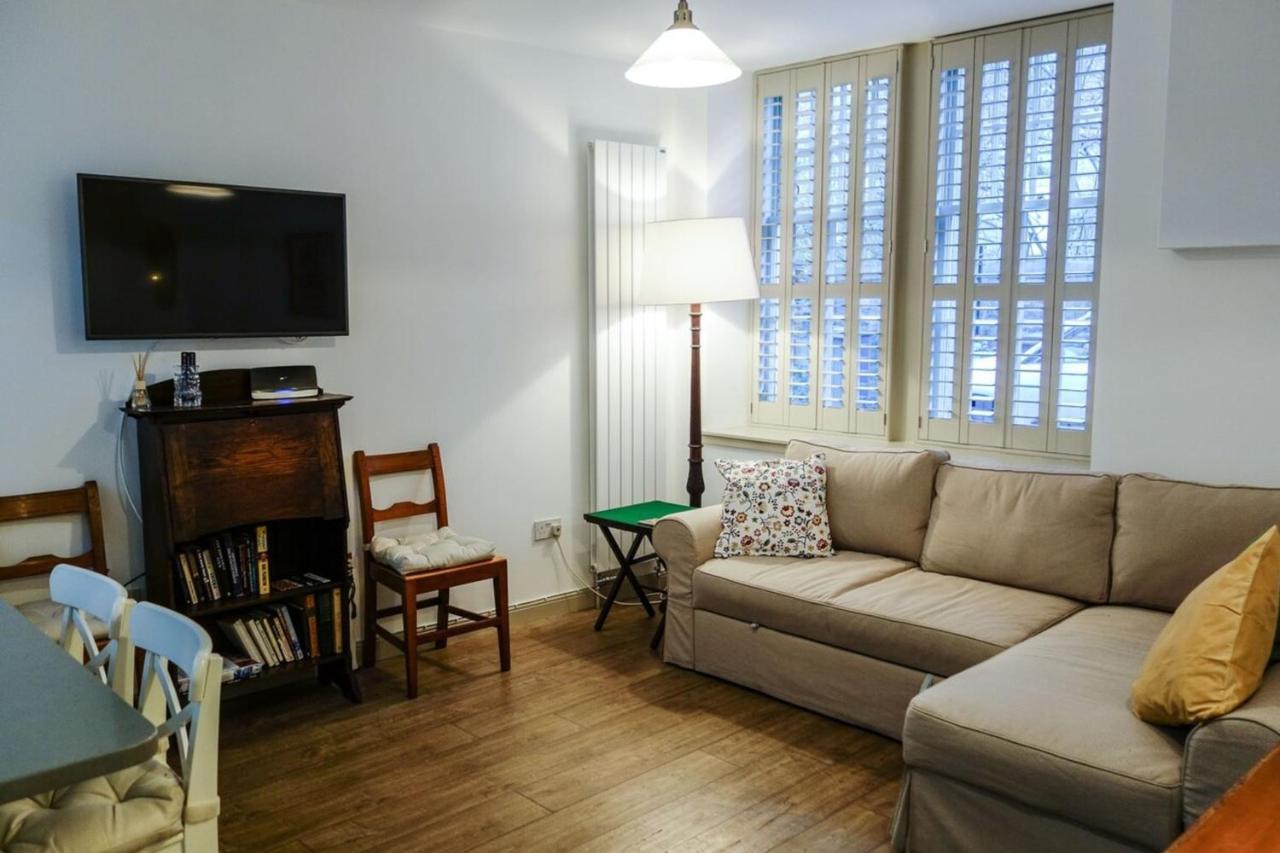 Apartmán Quiet Ground Floor Mews Flat And Parking EDI Exteriér fotografie