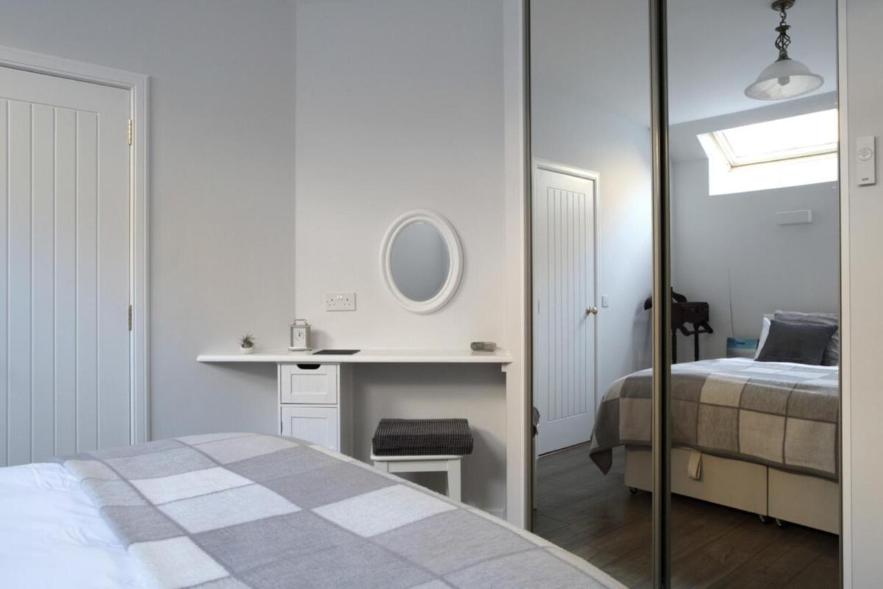 Apartmán Quiet Ground Floor Mews Flat And Parking EDI Exteriér fotografie